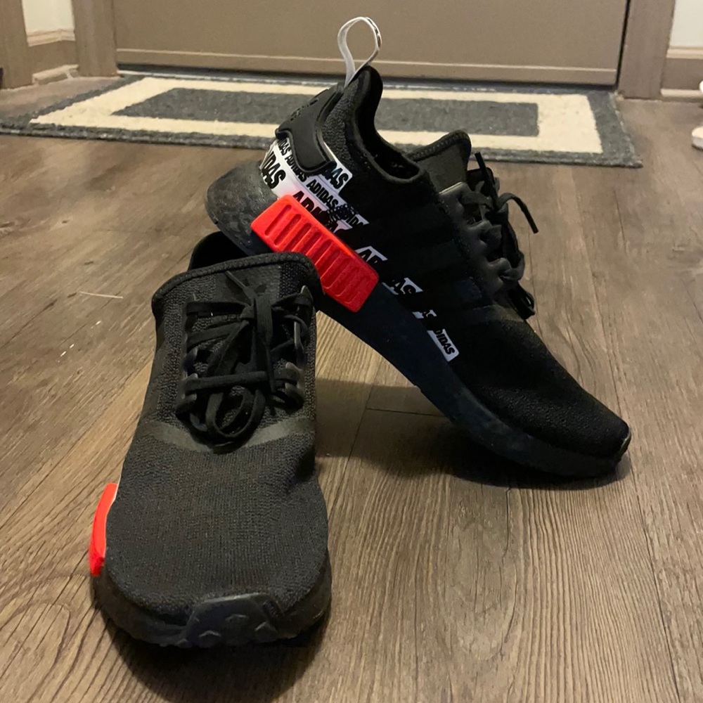 Adidas Boost sneaker sz 6/7.5